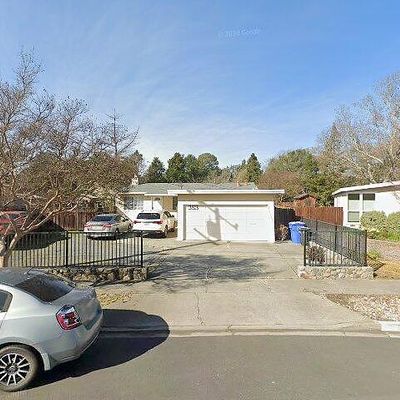 353 Greenbach St, Napa, CA 94559