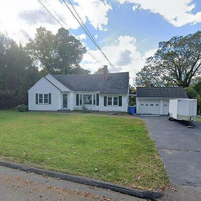 31 Woodland Dr, Norwich, CT 06360