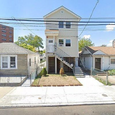 315 Beach 13 Th St, Far Rockaway, NY 11691