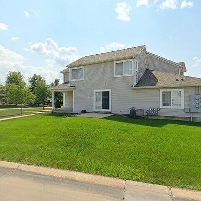 3155 English Glen Ct #H6, Marion, IA 52302