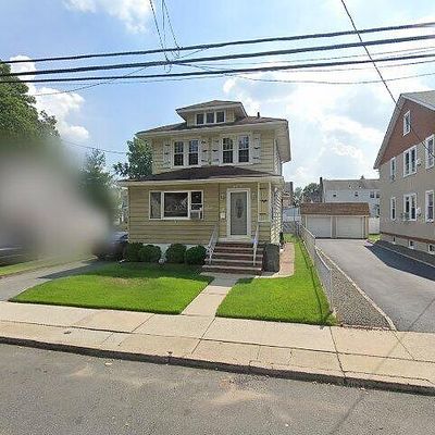 32 Harcourt Ave, Bergenfield, NJ 07621