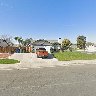 3923 Santillan St, Bakersfield, CA 93312