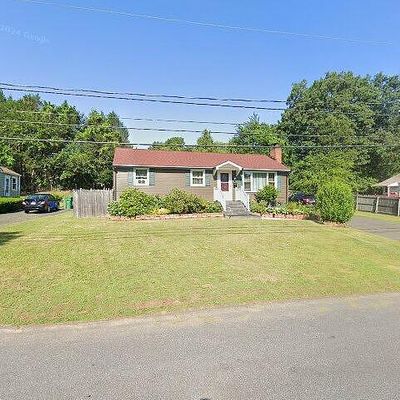 4 Diana Dr, Bloomfield, CT 06002