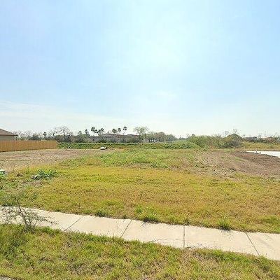 401 Valle Alto Dr, Los Fresnos, TX 78566