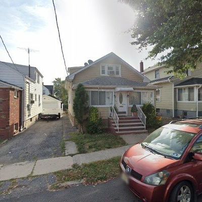 374 Roosevelt St, Fairview, NJ 07022