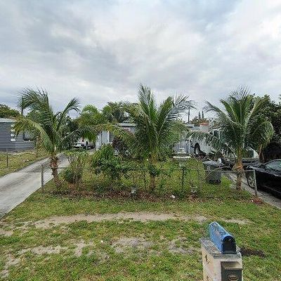 450 Mentone Rd, Lantana, FL 33462