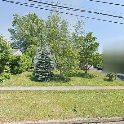 4721 Hulmeville Rd, Bensalem, PA 19020