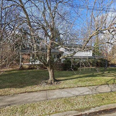 5 Chandler Rd, Edison, NJ 08820