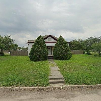 427 E Johnston Ave, Kingsville, TX 78363