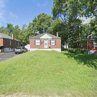 5419 College Ave, Saint Louis, MO 63136