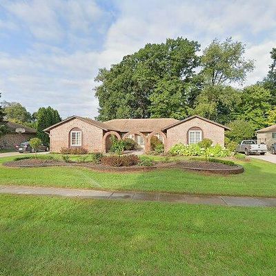 54287 Algonquin Dr, Shelby Township, MI 48315