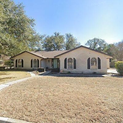 546 Balfour Dr, Windcrest, TX 78239