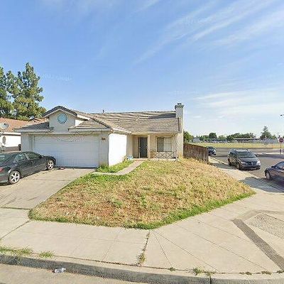 5572 W Norwich Ave, Fresno, CA 93722