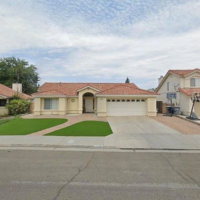 5598 W Menlo Ave, Fresno, CA 93722