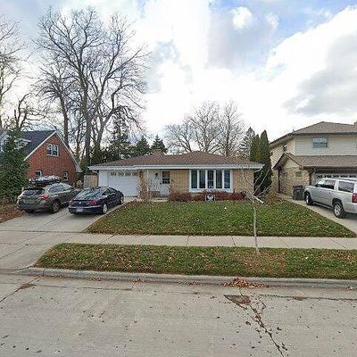 5639 S Rosewood Ave, Cudahy, WI 53110