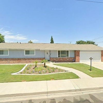 572 W Huntsman Ave, Reedley, CA 93654