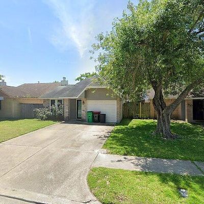 58 Crestbriar Ct, Baytown, TX 77521