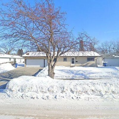 506 Appletree Ln, Moorhead, MN 56560