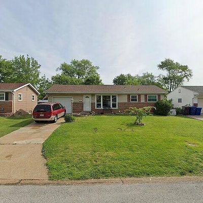 519 Holiday Ave, Hazelwood, MO 63042