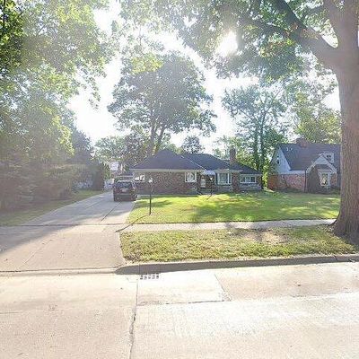 624 N Gulley Rd, Dearborn, MI 48128