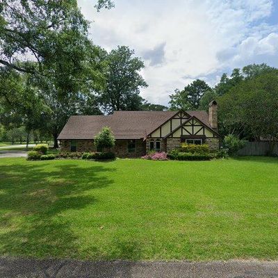 635 White Oak Dr, Denham Springs, LA 70726