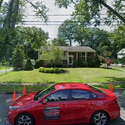 65 Brookside Ter, North Haledon, NJ 07508