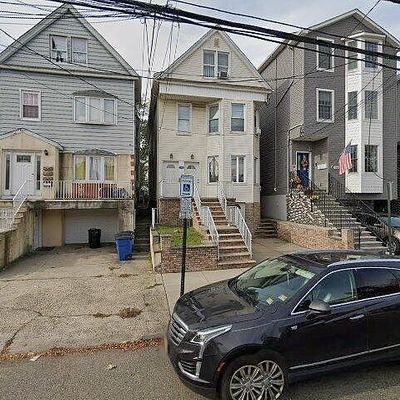 663 Avenue E, Bayonne, NJ 07002