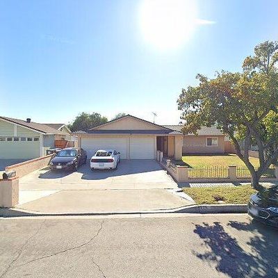 775 W Hawthorne St, Rialto, CA 92376