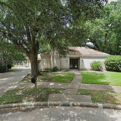 7807 Blackjack Ct, Houston, TX 77088