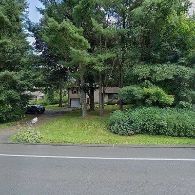 7 Sugar St, Newtown, CT 06470