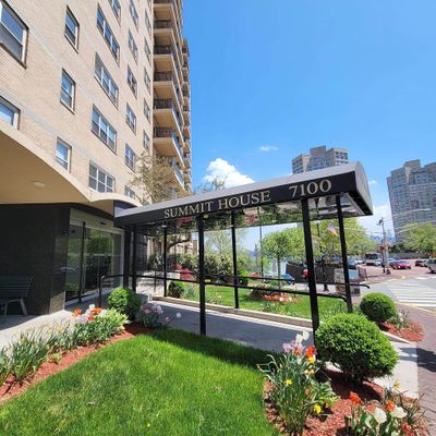 7100 Blvd East #11 K, Guttenberg, NJ 07093