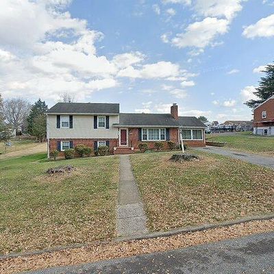 724 Hayes Dr, Lynchburg, VA 24502