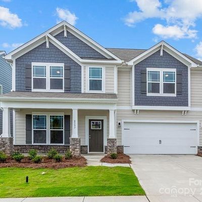 8597 Acadia Pkwy, Sherrills Ford, NC 28673