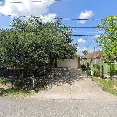 8645 Rinn St, Houston, TX 77078