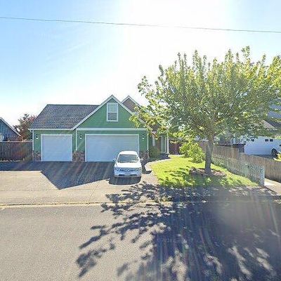 866 N 7 Th St, Harrisburg, OR 97446