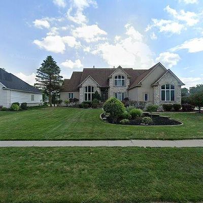 8727 Willow Pond Blvd, Sylvania, OH 43560