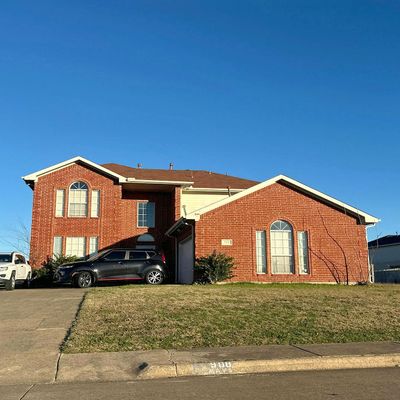 908 Mockingbird Ln, Desoto, TX 75115