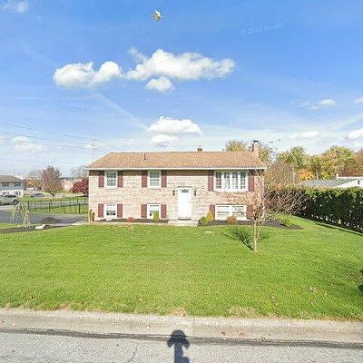 933 Willow Ln, Lebanon, PA 17046