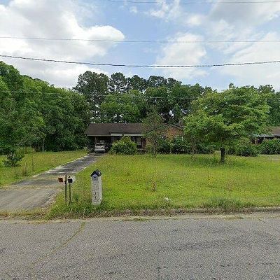 809 W Allen Ln, Laurinburg, NC 28352