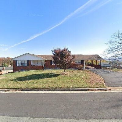 81 Avon Ave, Waynesboro, VA 22980