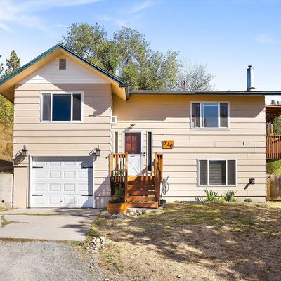 820 N Maple St, Colville, WA 99114