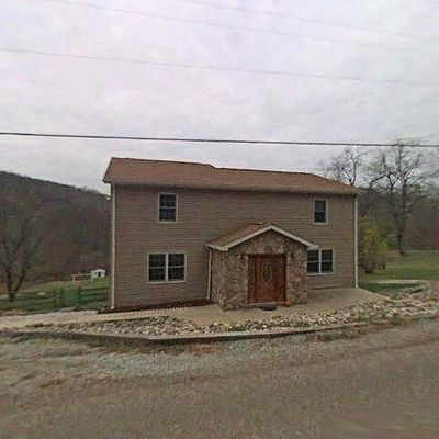 822 Old State Rd, Apollo, PA 15613