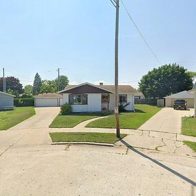 8536 18 Th Ave, Kenosha, WI 53143