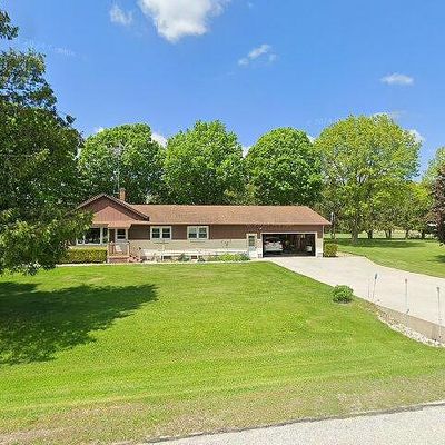 N10711 Centerline Rd, Mayville, WI 53050