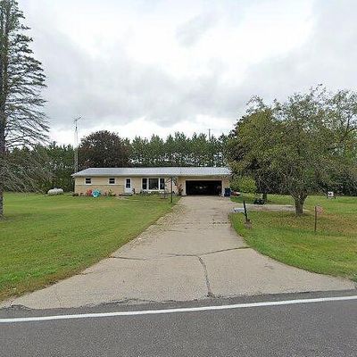 N3652 County Road Q, Waupaca, WI 54981