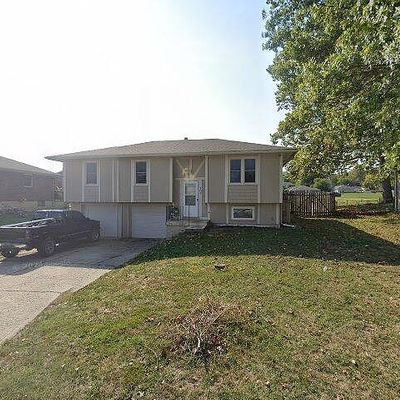 109 Sw 21 St St, Oak Grove, MO 64075