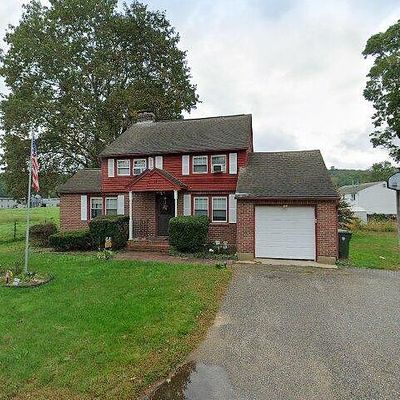 11 Lovers Ln, Windham, CT 06280