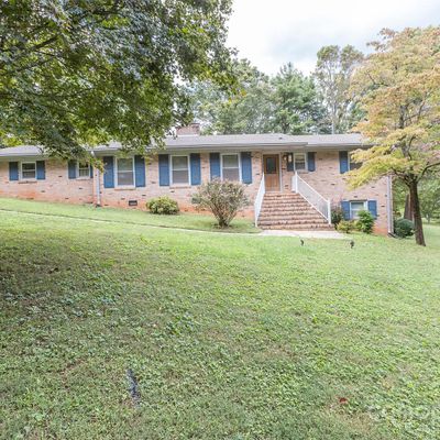 102 Nottingham Ct, Bessemer City, NC 28016