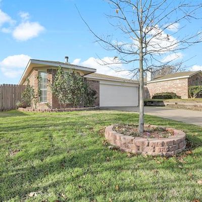 10221 Sunset View Dr, Fort Worth, TX 76108