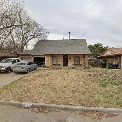 1033 Nw 1 St St, Moore, OK 73160